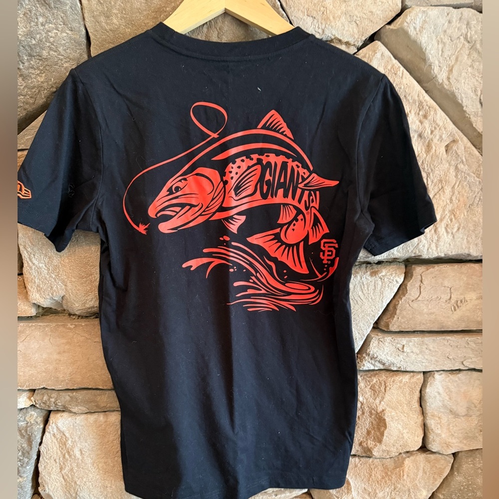 New🌟Urban Outfitters-New San Francisco-Giants MLB Fish Tee